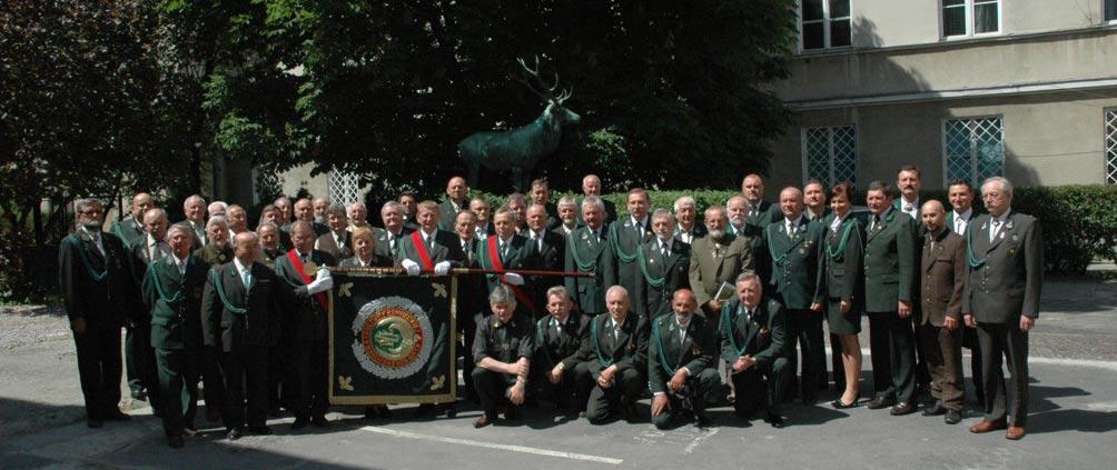 Podczas zjazdu do miłych akcentów należało: wręczenie (przed rozpoczęciem obrad) przez delegatów