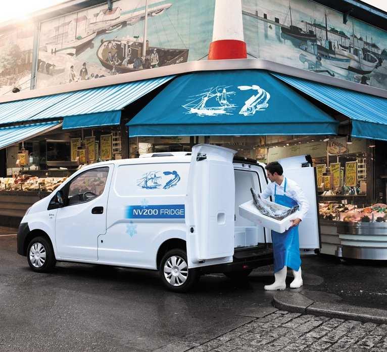 NISSAN NV200 FURGON CHŁODNIA Dostosowany do rygorystycznych wymogów branży spożywczej, pojazd ten spełnia najwyższe standardy techniczne oraz może chłodzić przewożone towary do -10 C aty