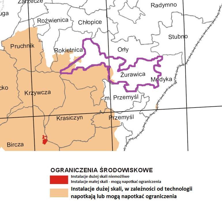 Mapa 15 Ograniczenia środowiskowe dla energetyki słonecznej w gminie Żurawica Źródło: Baza OZE województwa podkarpackiego Pomimo niewielkiej powierzchni obszarów, na których występują ograniczenia