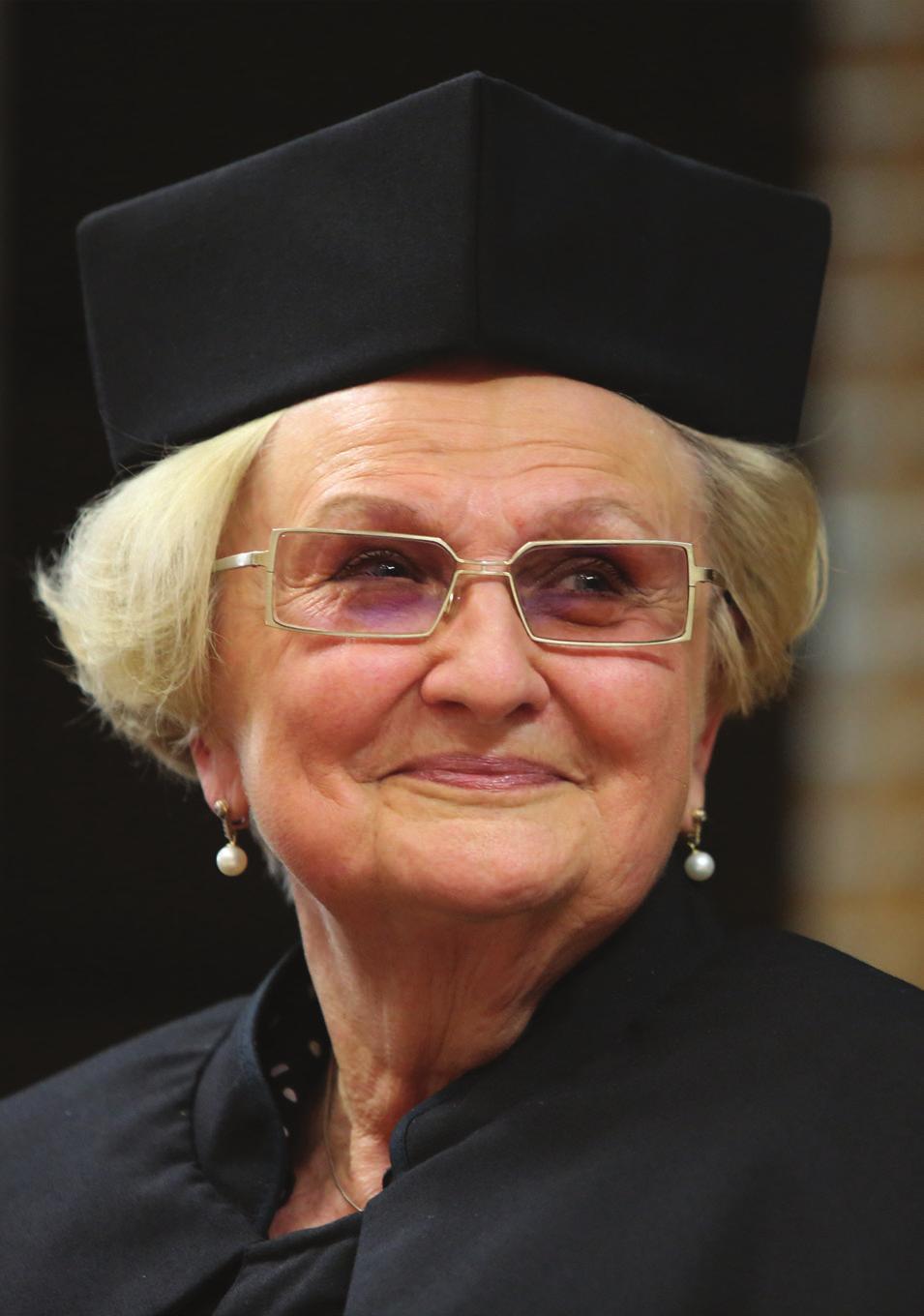 Autorka ponad 500 publikacji. Była Rzecznik Praw Obywatelskich, była sędzia Naczelnego Sądu Administracyjnego oraz Trybunału Konstytucyjnego.