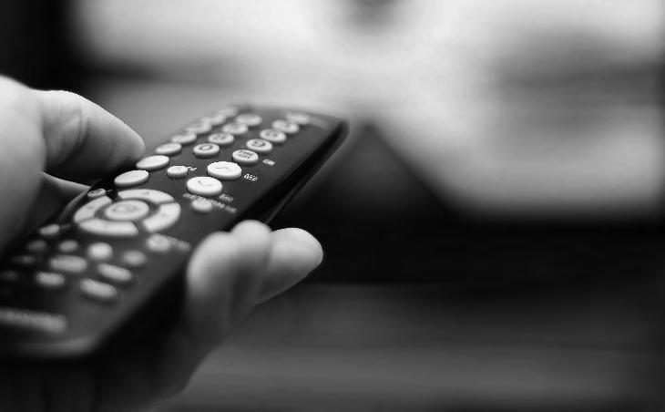 transmodulatorów z których każdy odbiera sygnał z całego transpondera satelitarnego (kilkanaście programów) a następnie tworzy odpowiednio 16 multipleksów DVB-C umożliwiając odbiór 16 multipleksów