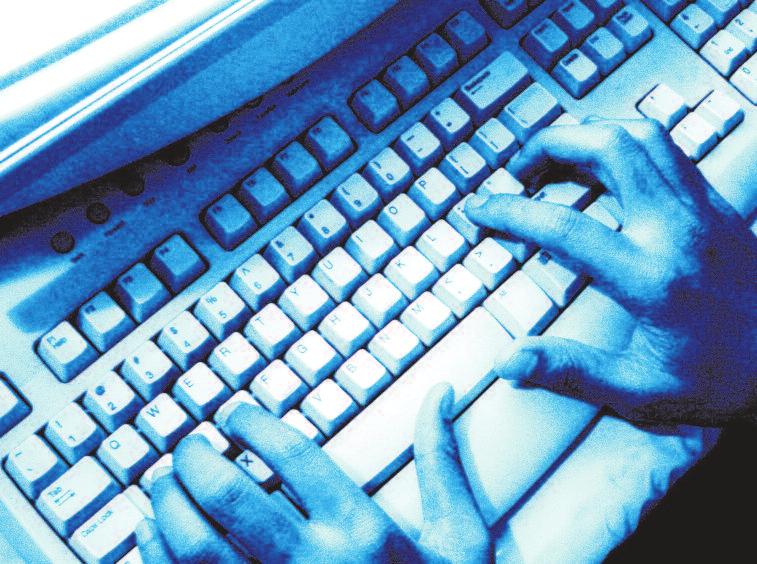 Polska 11 Raport: polski internet to pole bitwy politycznych botów Pol skie me dia spo łecz no ścio - we peł ne są fał szy wych toż sa - mo ści na wet co trze ci wpis na pol skim Twit te rze wy sy ła
