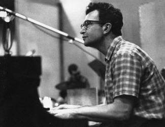 Dave Brubeck Quartet Take Five Dave Brubeck jest przykładem możliwości połączenia jazzowej kreatywności z sukcesami i popularnością. Jest tak od długiego czasu.