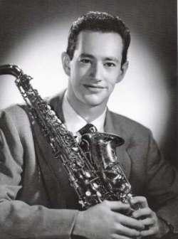W 1951 roku Brubeck został przekonany przez Paula Desmonda do stworzenia kwartetu. W ciągu dwóch lat grupa osiągnęła zupełnie nieoczekiwaną popularność.