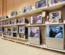 AU1275 Rega na TV od 1000 do 3000 mm SzerokoÊç pó ek G bokoêci pó ek 300, 600 mm 137 Wspornik mocny G-500 CE-W00020500 / 4 szt. CE-T00401330 / 6 szt.