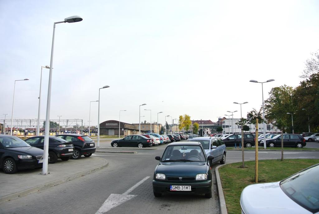 Spośród zbadanych pojazdów 29 było zaparkowanych nieprawidłowo, z czego 14 z nich przebywało na parkingu powyżej 6h.