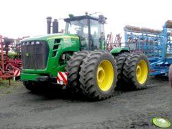 .pl https://www..pl John Deere 9630 to jeden z najmocniejszych ciągników, zarejestrowanych w Polsce w ciągu ostatnich 3 lat. Fot. Agrofoto, użytkownik: tomek926. Gdzie najwięcej mocnych maszyn?