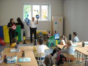 Bezpieczna droga do szkoły i przedszkola.