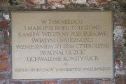 Dnia 5 maja 1791 roku, a więc dwa dni po uchwaleniu Konstytucji 3 Maja, Sejm podjął uchwałę o wzniesieniu