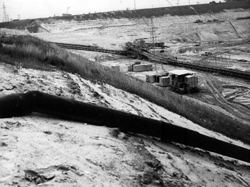 Reclamation efficiency of a liquid sewage sludge sprinkled together with plant seeds in Bełchatów Lignite Mine [Siuta, Żukowski