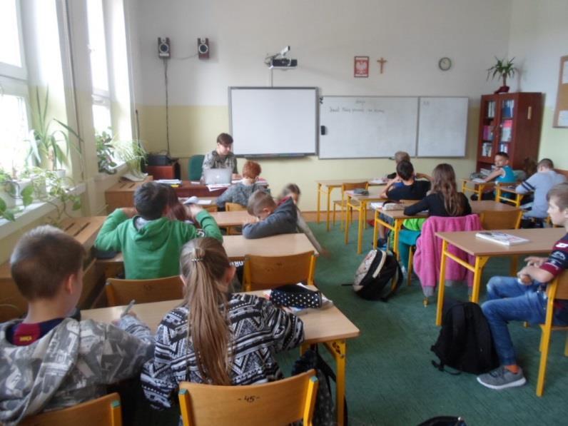 Opracowała: Wiktoria Chmielewska Tradycją naszej szkoły jest uroczystość Pasowania pierwszoklasistów na uczniów. Zazwyczaj odbywa się to w październiku. Tak też będzie w tym roku.