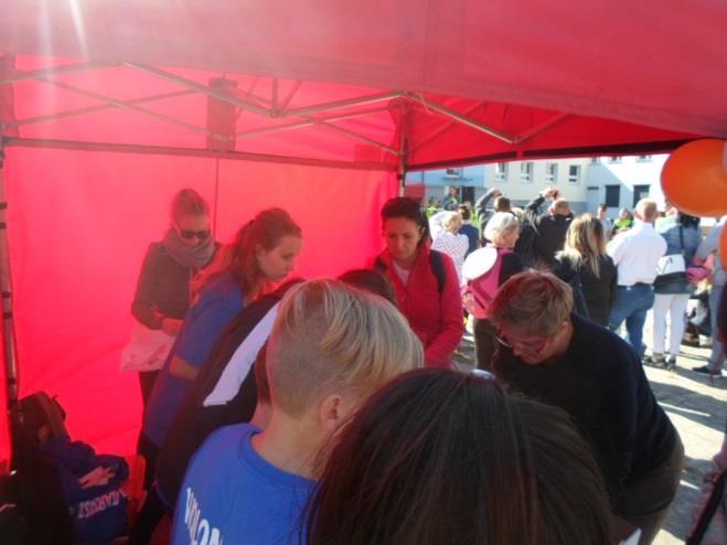 na dziedzińcu Szkoły Podstawowej nr 1 przy ul.