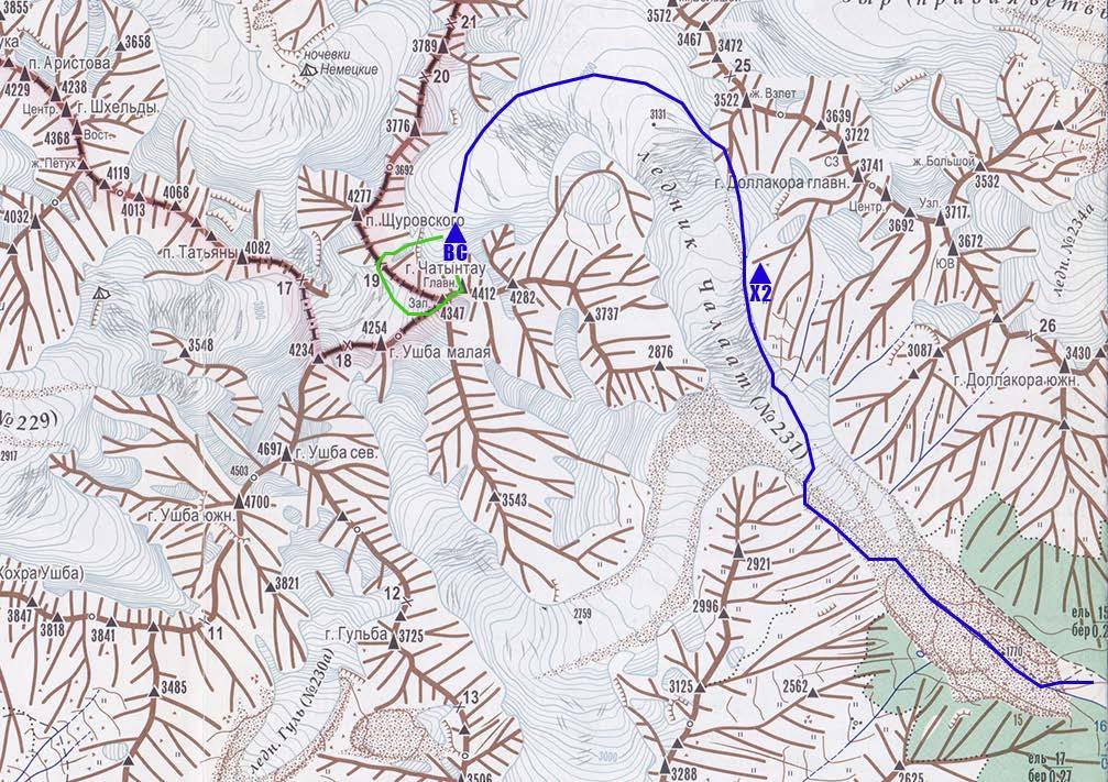 Linia niebieska: Droga podejścia i zejścia lodowcem Czalati.