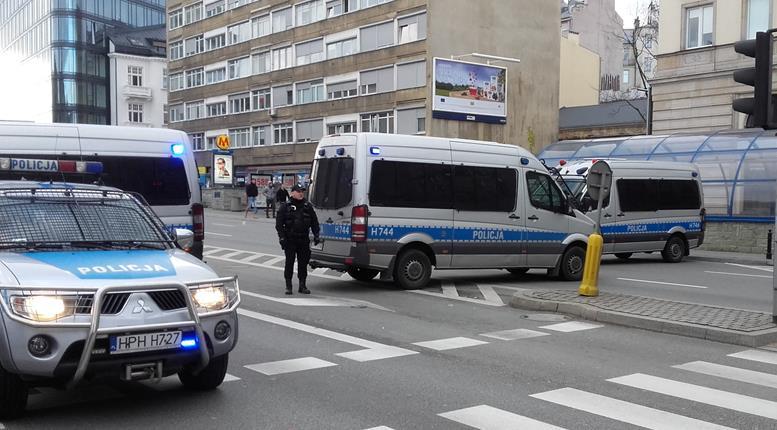 Wszystkie ulice dojazdowe do trasy marszu (ul. Waryńskiego, ulice wokół pl.