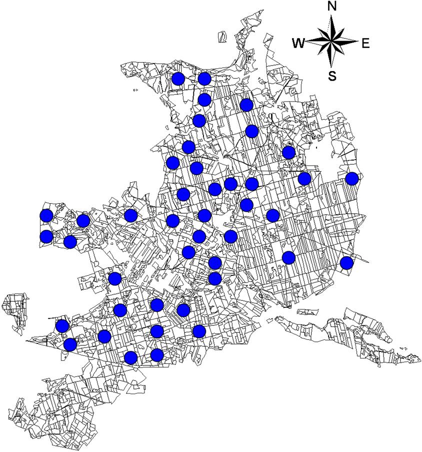 Okoński B., Grajewski S., Kayzer D., 2012. Towards classification of groundwater level depth patterns on 3 Fig. 1. Location of groundwater level depth measurement sites in the investigated area Rys.