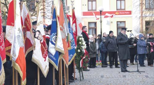 Tygodnik Podlaski 17 listopada 2017 wydarzenia 5 WOLNOŚĆ WYMODLONA, WYPRACOWANA, WYWALCZONA Niepodległość nie jest Polakom dana raz na zawsze... Jest dobrem nie tylko cennym, ale i kosztownym.