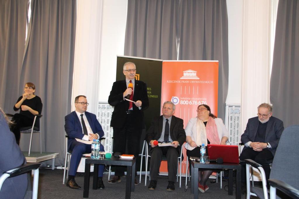 w niektórych miejscach w kraju takie działanie się udaje, nie zwalnia naszego państwa z odpowiedzialności za to, aby cały system ochrony zdrowia psychicznego porządnie funkcjonował.