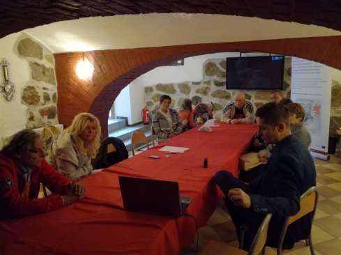 Fot. 10. Projekcja filmu podczas warsztatów w Cetuniu.