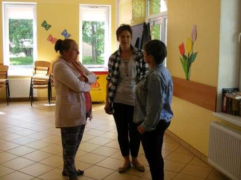 trójkąt), remontu szpecącego wieś budynku poczty, uprzątnięcie i zagospodarowanie
