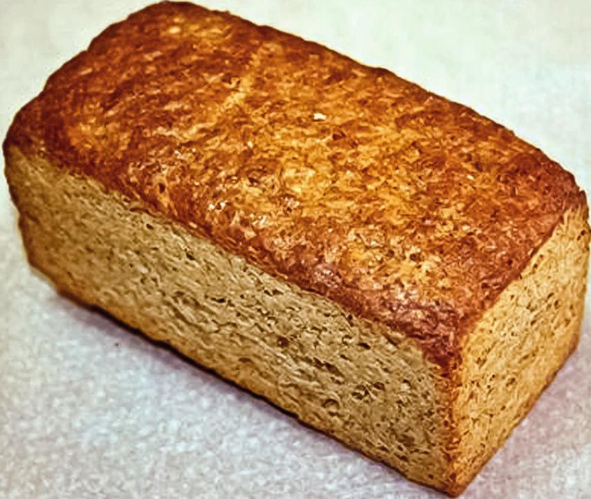 Chleb razowy 500 g woda, mąka żytnia pełnoziarnista (32,7%), mąka żytnia (24,4%), mąka pszenna (6,5%), sól, mielone produkty