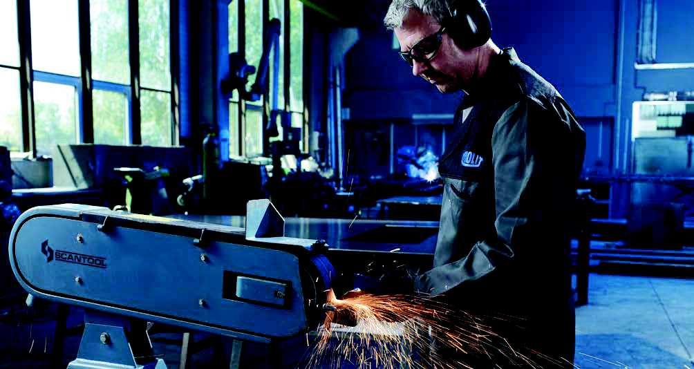 Materiały ścierne nasypowe W tym rozdziale zaprezentowano pasy do obróbki metalu i drewna w różnych rozmiarach, przeznaczone do mini szlifierek taśmowych, przenośnych szlifierek taśmowych i dużych,