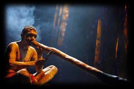 W Rysunek 35 Didgeridoo dzisiejszych czasach Aborygeni zamieszkują głównie mało urodzajne i słabo zaludnione obszary Australii Zachodniej.
