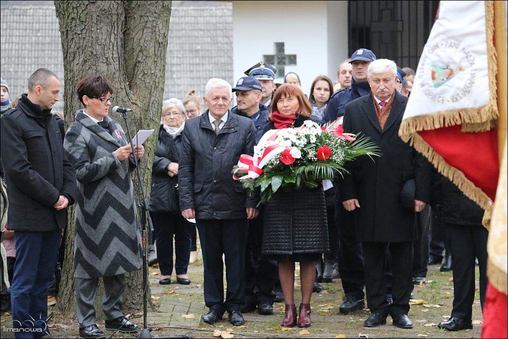 wiązanki kwiatów. Uroczystość uświetniła obecność orkiestry Echo Podhala pod batutą dyrektora artystycznego pana Marka Michalika.