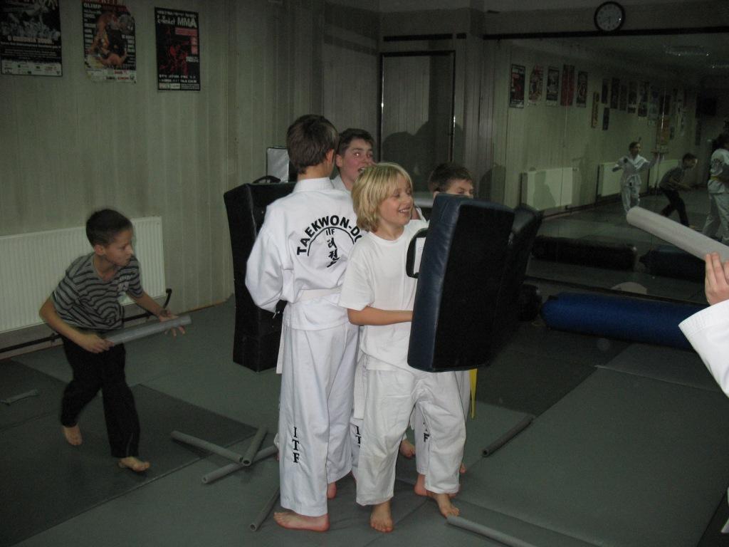GRATULACJE dla szystkich zaodnikó reprezentujących Klub. Zdjęcia ztaekwon-do zaodó galerii. 2.01.2012r. Zapraszam serdecznie.
