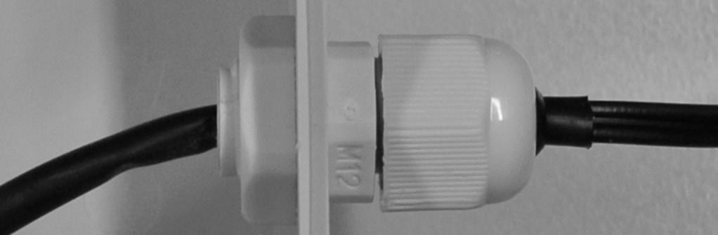 c) Podłączenie Stosować się do rozdziału Wskazówki dotyczące bezpieczeństwa! N L P2 GND COMPR 230 V/AC, max. 8 A POWER 230 V/AC DEFROST/HOT 230 V/AC, max.