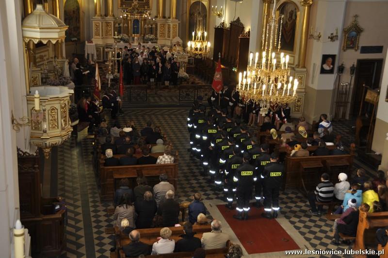 Gminne Obchody Święta Niepodległości www.lesniowice.lubelskie.pl W dniu 11 listopada 2014 r. odbyły się Gminne Obchody Święta Niepodległości.