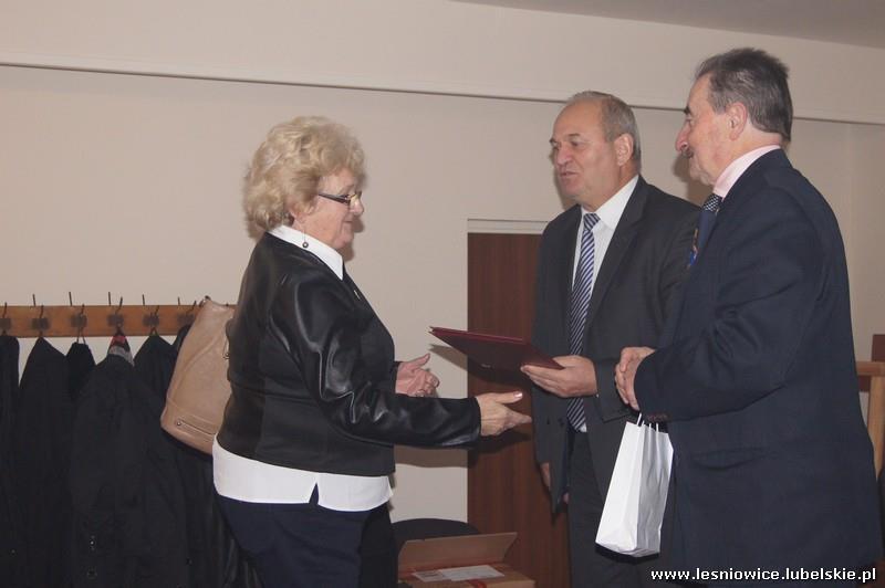 ; Po części oficjalnej radni wspólne z Wójtem zrobili sobie pamiątkowe zdjęcie, a następnie odbyło się