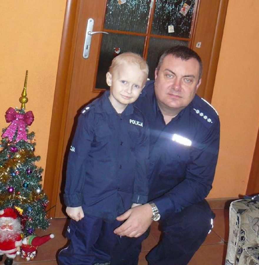 Paweł Dankiewicz dowiedział się o sytuacji chłopca i o jego wielkim marzeniu. Markus bardzo chciał jechać prawdziwym radiowozem.