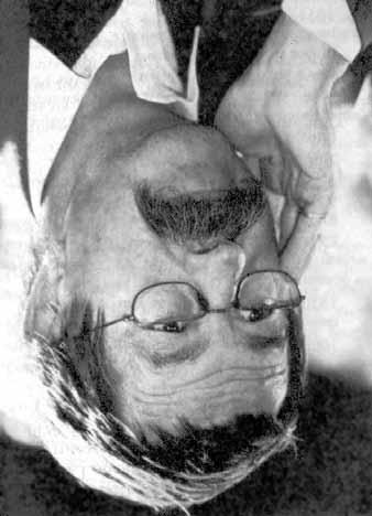 El Mia jarcento de Günter Grass En 1999 aperis Mia jarcento de Günter Grass cent mallongaj rakontoj, mozaikeroj de la dudeka jarcento.