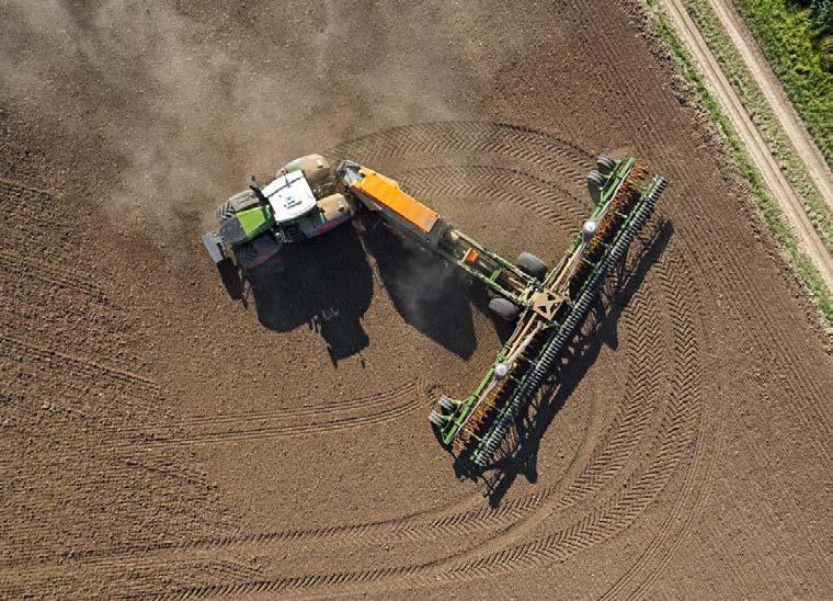 om/variodrive NOWY UKŁAD NAPĘDOWY FENDT VARIODRIVE Pełna mo dla Twojeo sukesu Bezstopniowa przekładnia Vario ustanawia standardy napędu iąników od ponad 20 lat.