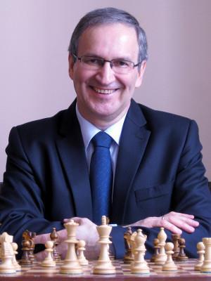 NASI EKSPERCI: Dr Jan Przewoźnik - Międzynarodowy Mistrz szachowy, dziesięciokrotny Mistrz Polski, Psycholog. Współautor projektu MATE.