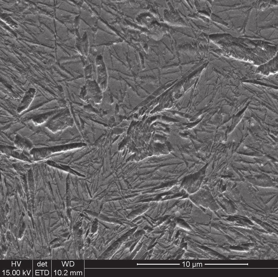 martensite are indicated by arrows Tabela 3.