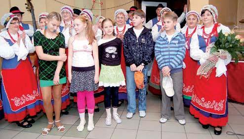 Praca całego zespołu dążąca do zachowania autentyzmu i wyszukiwania starych utworów została doceniona na Festiwalu Mazowsza i Kujaw pn.
