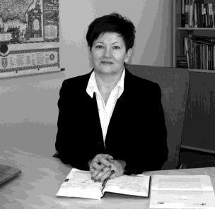 F. Praca zespołów obsługujących klientów indywidualnych w oparciu o kontrakty zadaniowe, monitoring i ewaluacja realizowanych zadań. G.