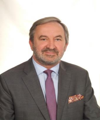 ROLAND BUDNIK Jest Absolwentem Wydziału Prawa i Administracji Uniwersytetu Gdańskiego. Od 1991r. kieruje Powiatowym Urzędem Pracy w Gdańsku. Autor wielu publikacji dot. problematyki rynku pracy.