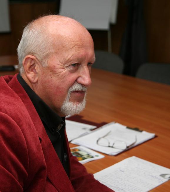 Bolesław Krystowczyk wyraził prośbę i życzenie, aby Maria Gadomska i Beata Startek podczas spotkania z nauczycielami, którzy przyjadą na szkolenie, zechciały uzyskać od uczestników spotkania