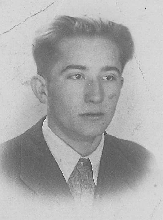 35. PHM.STANISŁAW MIKULSKI PS. LIS Matce Stanisława i Antoniego Mikulskich przyszło rozstać się przez wojnę ze swymi dwoma synami.