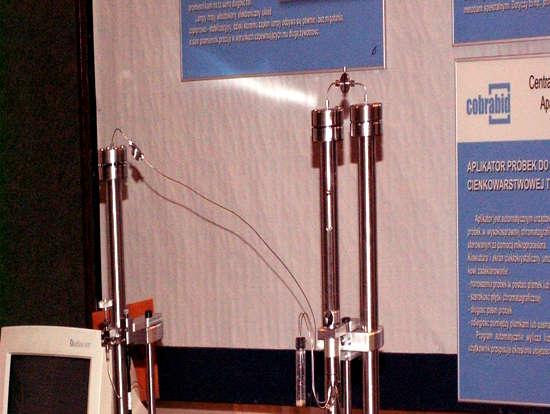 Bez-pompowy moduł zasilania kolumny HPLC do pracy w warunkach izokratycznych