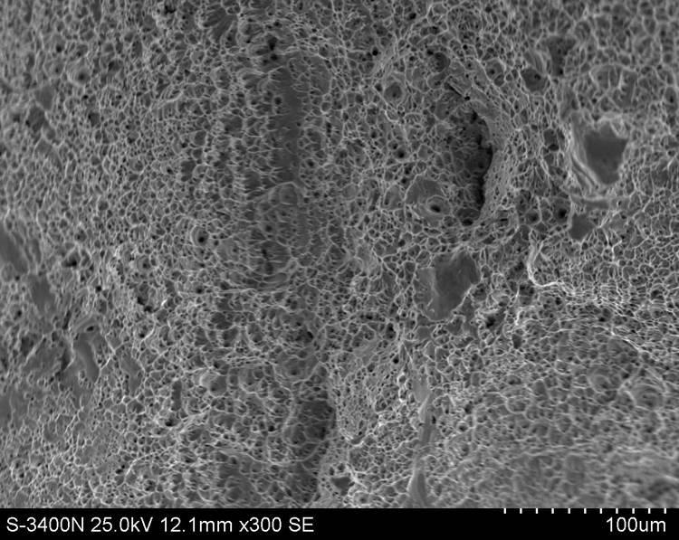m/s Rys. 6. Udarność jako funkcja prędkości liniowej bijaka dla stali X3CrNi18 9 i stopu aluminium PA4 Fig. 6. The impact strength as a function of linear rate of impact hammer for X3CrNi18 8 steel and PA4 aluminium alloy 5.