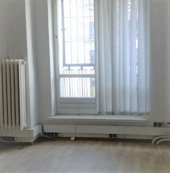 Wysokość pomieszczeń w lokalu: 2,90 m. Budynkiem zarządza Wspólnota Mieszkaniowa. Warunki oferty Poprzednia działalność w lokalu: Przeznaczenie lokalu: Minimalna stawka czynszu netto za pow.