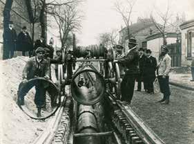 Zastosowanie odlewania odśrodkowego w 1928 roku i odkrycie żeliwa sferoidalnego w drugiej połowie lat 40-tych pozwoliło uruchomić w miejscowości Pont-a-Mousson produkcję najwyższej jakości rur