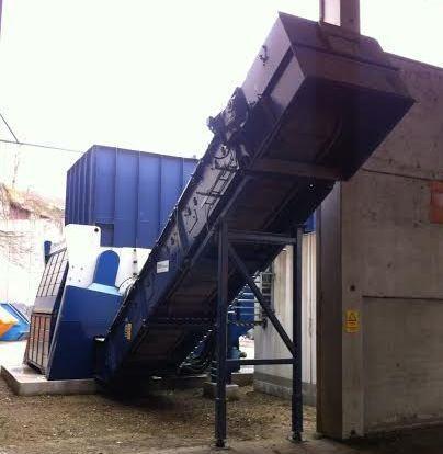 Długość 18 m Powierzchnia załadowcza ok. 77 m² Cylinder 8 sztuk Skok/Suw 600 mm Liczba cykli 4 sztuki Wyłącznik 8+8 sztuk Silnik hydrauliczny 30 kw Waga ok.