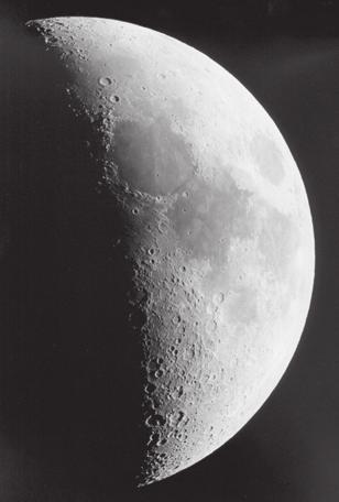 w ostatniej kwadrze. W następne noce będziemy mogli obserwować Księżyc jako coraz węższy sierp, skierowany wypukłością ku wschodowi.