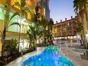 standard Hotel w mieście: Castillo Caleta De Wyżywienie: All Inclusive Fuste Opis oferty: Położenie: Hotel położony jest w niewielkim kurorcie Caleta de Fuste, ok. 400 m od przystani i ok.