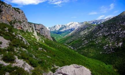 Dzień VII 4.05.2017 Dzień wolny lub jedna z proponowanych wycieczek fakultatywnych zwiedzanie Zadaru lub trekking w Parku Narodowym Paklenica.