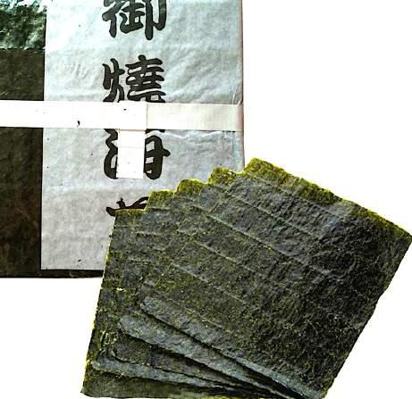 Produkcja arkuszy nori zbliżona jest do produkcji papieru czerpanego.